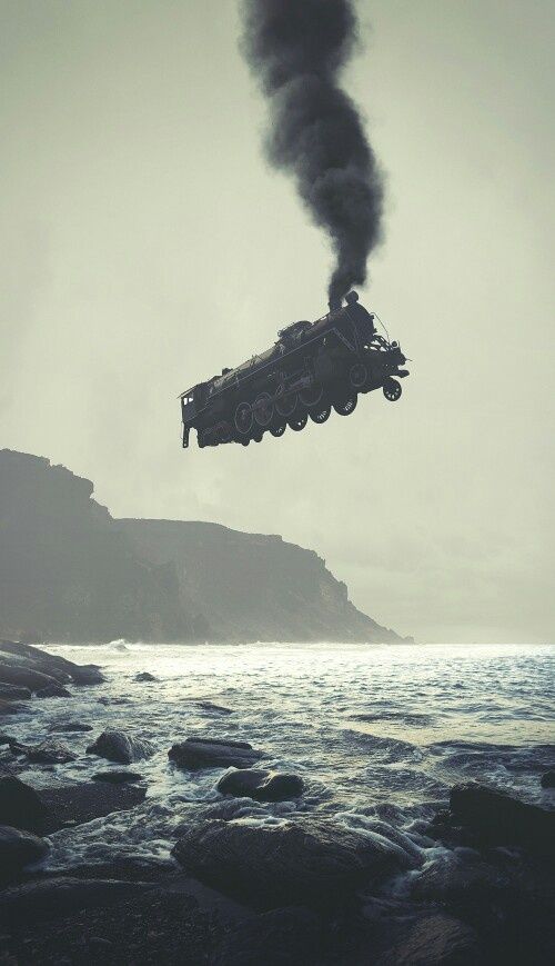 Fliegende Lokomotive überm Meer